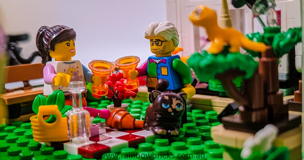 Having a picnic at a botanical garden can be a wonderful and relaxing experience. 

#rainbowbricks #LEGO #relaxing #LEGOfans #friends #botanicgarden #LEGOFriends #LEGOCity #picnic