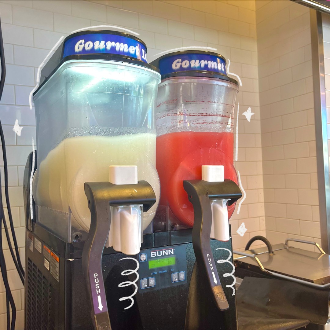 PokeCeviche's tweet photo. It's getting hotter in iv; cool off with our slushies! (⁀ᗢ⁀)

#slushie #mangoslushie #drinks #dranks #waterice  #pourup #mango #fruity #keylime #daquiri #slush #slushies #strawberry #strawberry slushie #food #dailyfoodfeed #nomnom #delicious #tryitordiet #perfectmeal #yum https://t.co/vlIpJJ8daC