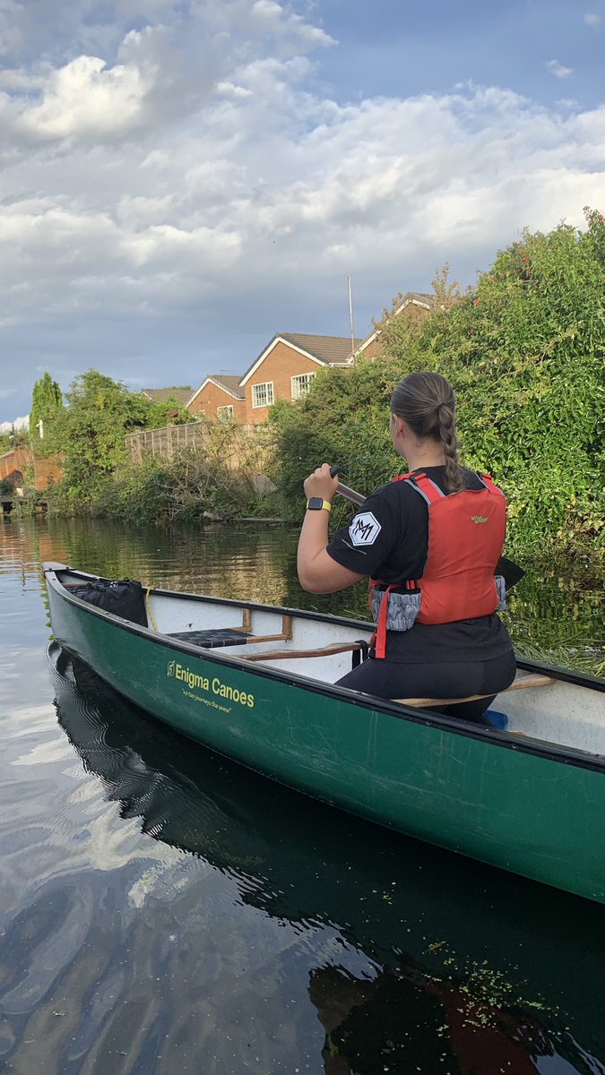 lynne_1978's tweet photo. Lovely evening on the Leeds and Liverpool canal at canoe club with my daughter. Thank you @CanalsideBBurn 🛶👍@ActiveLancs @BritishCanoeing https://t.co/DlDkiiYa6r