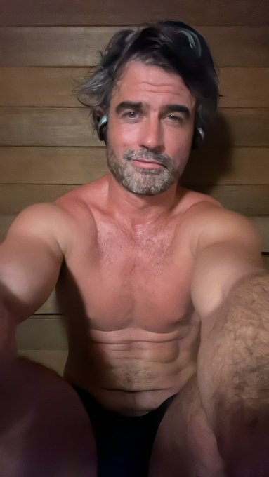 🥵 https://t.co/rDMAvXKqMa