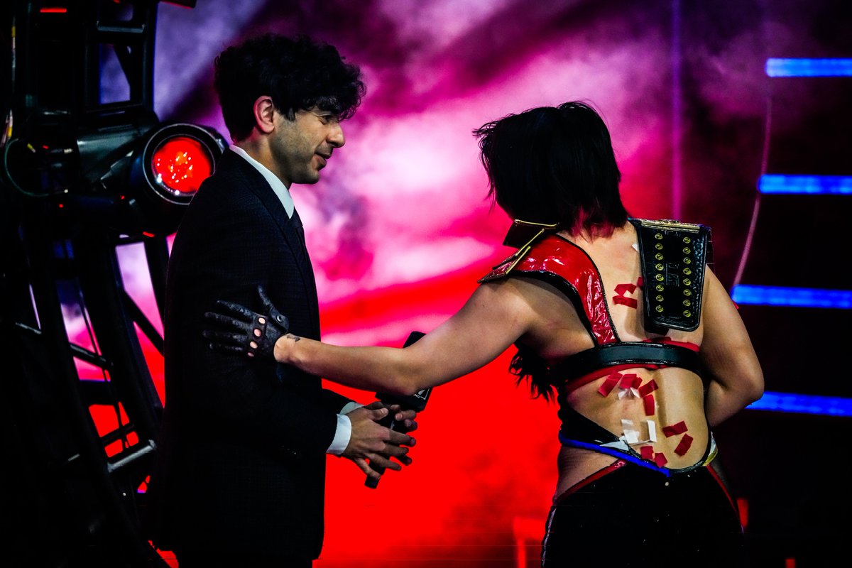 JJWilliamsWON's tweet image. 200. 

@TonyKhan 
@shidahikaru 

#AEWDynamite 
#AEWDynamite200