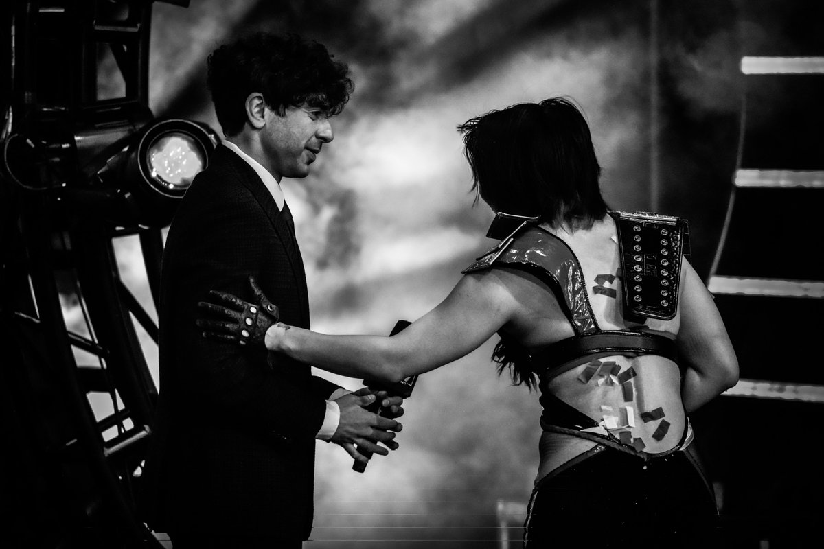 JJWilliamsWON's tweet image. 200. 

@TonyKhan 
@shidahikaru 

#AEWDynamite 
#AEWDynamite200