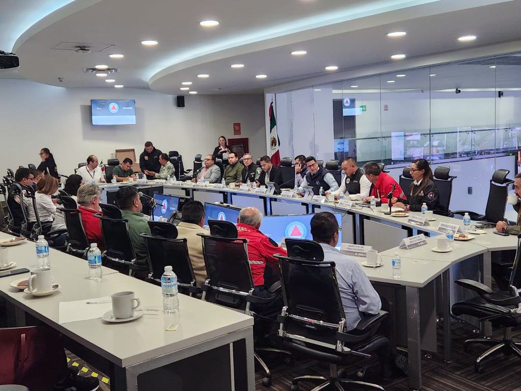 DanielSamanoJ's tweet photo. Segunda Sesión de la Mesa Interinstitucional de Prevención de Inundaciones 2023 en el #ValleDeToluca.

Mi reconocimiento a los alcaldes y dependencias del @Edomex por el trabajo coordinado para evitar posibles contingencias. Velando por la integridad de las y los #mexiquenses. https://t.co/MXnEewSQfe