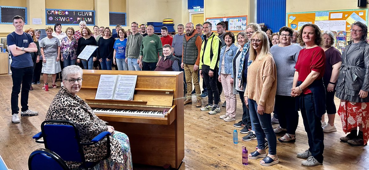 Adlais_'s tweet photo. Wel, ymarfer olaf wedi ei gwblhau. Edrych ymlaen rwan i’r Eisteddfod dydd Sadwrn. 🎼🎶🎵 https://t.co/E9JrLgQP4l