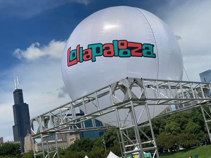 swarmingnow's tweet photo. News from Chicago in 🇺🇸United States! 42 people are at Grant Park! https://t.co/ZduVzaadNb https://t.co/paiVsfs2cs