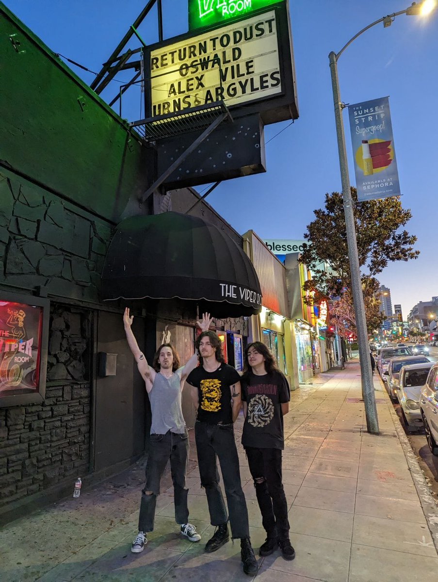 TixRock's tweet photo. It was an honor to meet @mattpinfield at the Return to Dust show at @theVIPERroom last night. Would love the opportunity to tell you about our RockNTix NO FEE ticketing app. ZERO service fees to sell or buy tickets! https://t.co/fe5WLgaGBz https://t.co/5a53xmwEhS