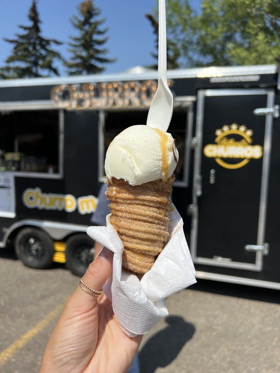 tasteofcalgary's tweet photo. Taste features of the day! The sun is shining, the food is fresh, and the drinks are cold. The perfect day 🌞🦑🥭🍹🌸🍦 #tasteofcalgary https://t.co/7auOhCnW9M