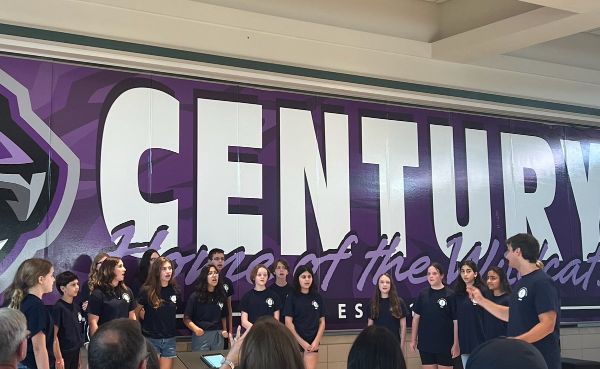 MrHiattMusic's tweet photo. A beautiful afternoon of music with the Choir Camp. Thanks to everyone involved! 
@JerlingJayhawks @CenturyWildcats @OJHEagles @hpointschool @Liberty_D135 @MeadowRidgeRoar @OSD135 #opemeanttotakeapicture https://t.co/3w71qochCb