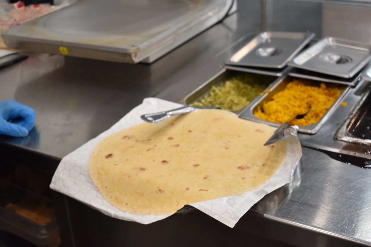 The doughXpress TXM-20 Manual Tortilla Press helps speed up production. Whether it’s pressing your own tortillas or heating up premade torts during your lunch rush…We got you covered! Thanks to Salsa Burrito for your hospitality!🌯🤟