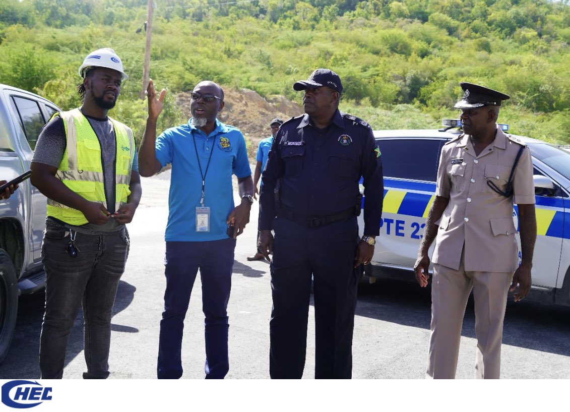 CHECJamaica's tweet photo. In cooperation with the National Works Agency, CHEC carried out safety operations on the SCHIP B project with the participation of Winchester Watson, Superintendent of Police Traffic Safety Division, and Steven Shaw, NWA's Communications Manager.
#CHECJa #St.Thomas https://t.co/qpvxB44O8o