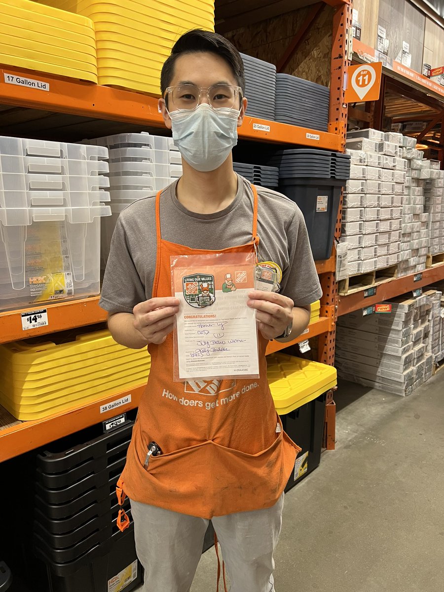 badeker_kelly's tweet photo. π₯³ A little morning recognition for these amazing associates! π₯³ #RanchoProud #PacNorthProud #D172Driven @MarezAlicia @GabrielTHD0652 @angelom0652 @Sheri_R_D172 @AmberDedovets @DanielleBoland6 @KenSummers_THD https://t.co/c2SWcUYr8H