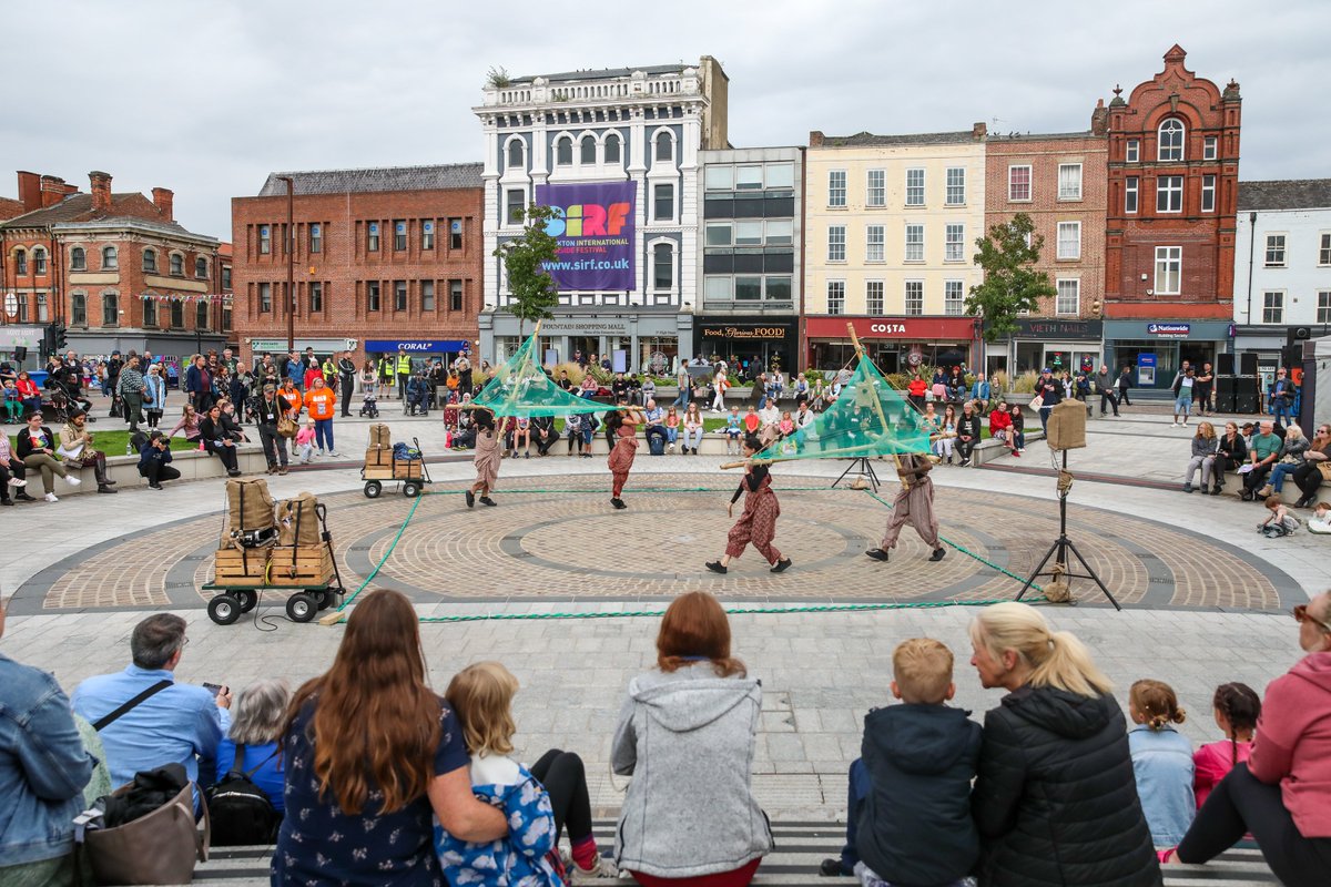 stocktoncouncil's tweet photo. ❤️Stockton International Riverside Festival began in style tonight - with happy faces, exciting performances and live music at SIRF Green. 

Here's some pictures from tonight. A thread. https://t.co/AzuE5uHql4