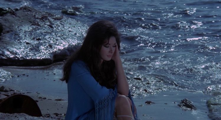 silknymphe's tweet photo. A house by the sea is the ultimate goal. I dream of just walking outside my door and resting on the rocks or grass and taking in the sight, sound, and smell of the sea every morning to perfectly start my day. Ocean waves soothing me to sleep every night https://t.co/3rT2OSuDjv