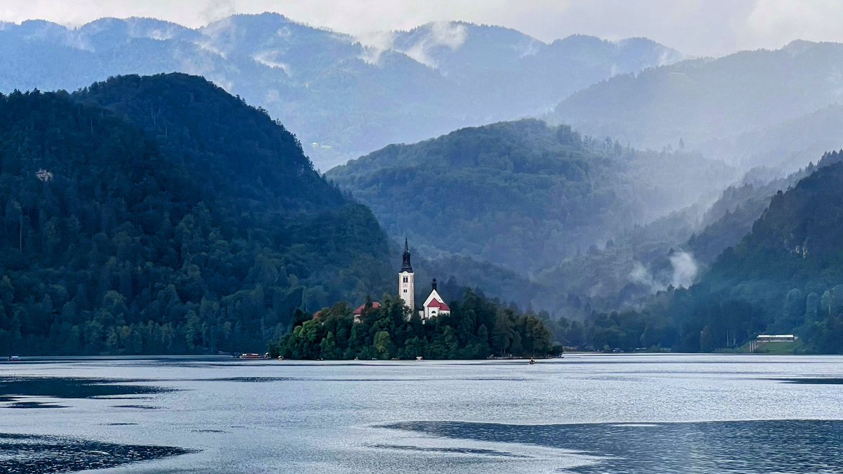 pjpritchard1979's tweet photo. Driven over a 1000 miles, from home to Lake Bled via a Pusha T gig, and…now I’m here, it’s hammering down with rain. Well worth it though.. #Slovakia #KingPush 🇸🇰 https://t.co/ixzCC0hziI