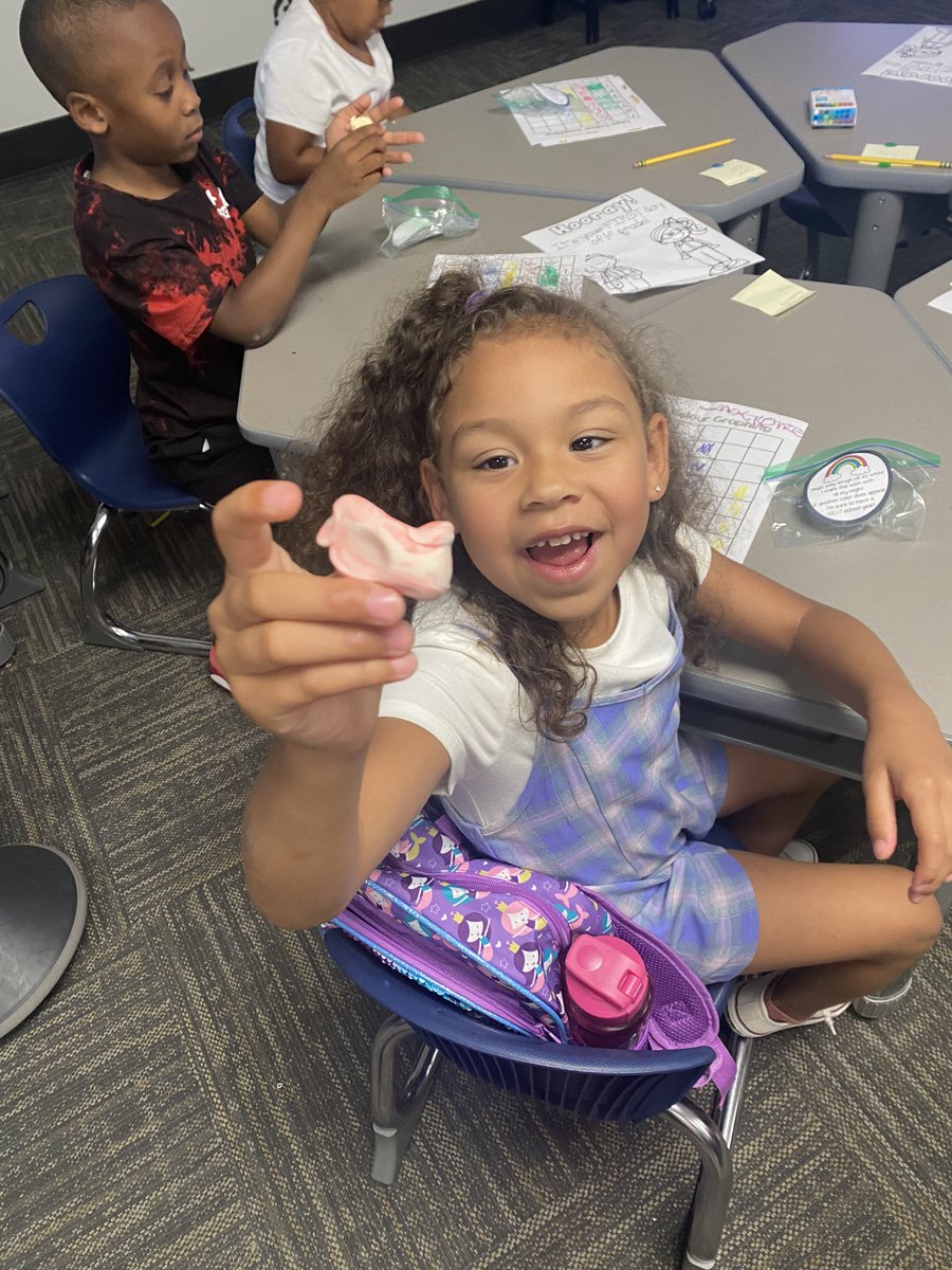 MrsJessCosman's tweet photo. The magic play dough changed colors and told us we are going to have a great year together in 1st grade!! #LTDay1 #ic2324 #onlyatIC https://t.co/pEAFq5IDSS