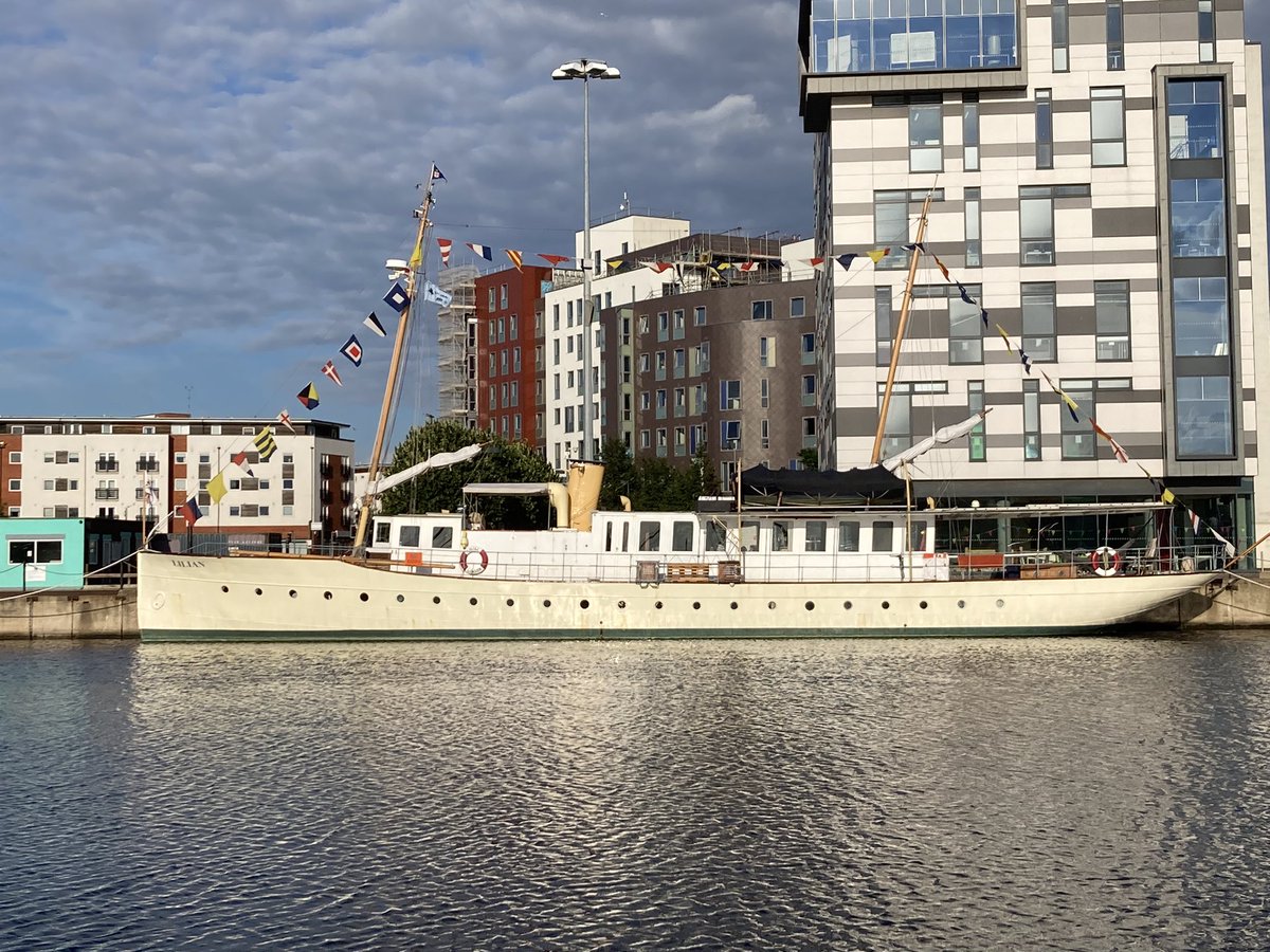The magnificent Lilian on Orwell Quay in Ipswich. Built in 1916 she was Sweden’s first diesel motor yacht 
#oldgaffers #Ipswich #classicmotoryacht  #classicboats