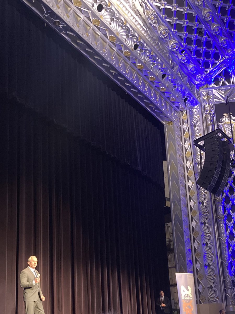 justask66054535's tweet photo. Wore my 👕 to see @RobertKennedyJr’s new mini-documentary on immigration here in LA. Didn’t know he was gonna be there to give a major policy speech and take questions from press. If Americans are allowed to hear him he will be president. What an impressive guy/candidate! https://t.co/bmXmlqcAES