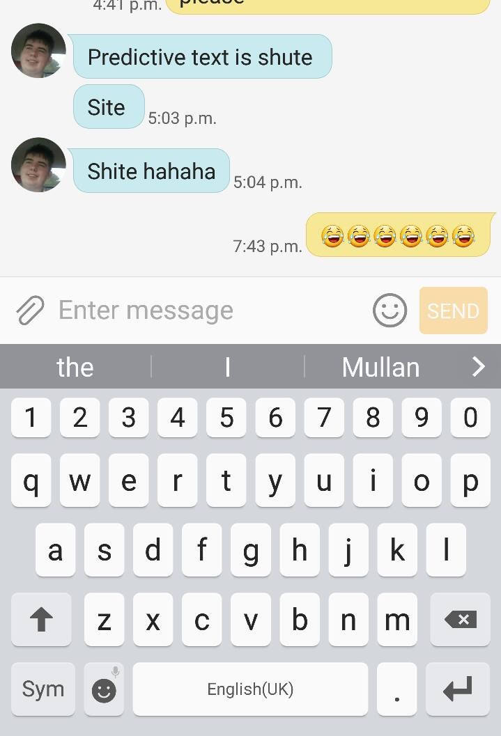 Colette_AFC's tweet image. My son 😂 #PredictiveText