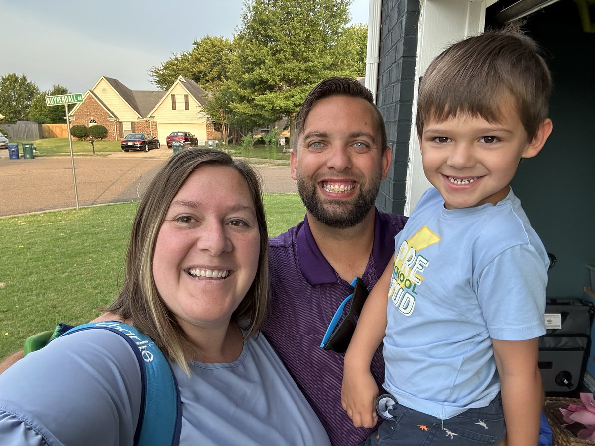 Emily_Hart_BA's tweet photo. First day of Pre-k 4 for Charlie and first day with students for Tyler (year 10) and I (year 8.5) 
Hope everyone has a great first day! https://t.co/njJEiNRwZc