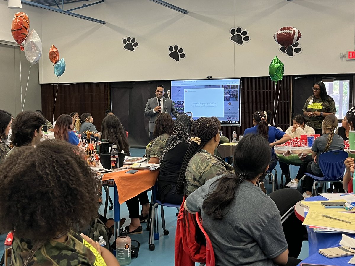 ysaldana12's tweet photo. Welcome to Kennedy ES and @AliefISD Mr. Stapleton. Thank you for your encouraging words for the new school  to our @KennedyCougs staff. https://t.co/V16RFombOL