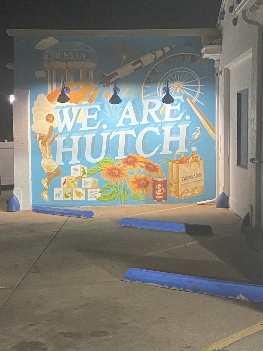 medshoppe45's tweet photo. Our illuminated mural at night 🌙 https://t.co/o7QjOS9Z8X