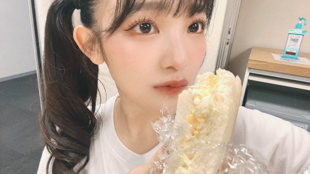 ママが作ってくれたサンドイッチ🥪と
パパのTシャツとジャージで頑張れる
おいしいいい 今日は場当たりだよ。
#ドラゴンカンパニー3 https://t.co/UTgwho7sTc