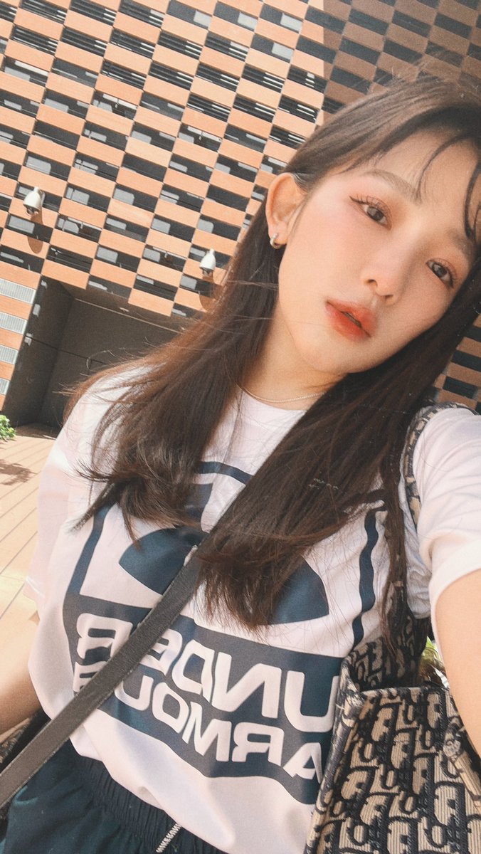 ママが作ってくれたサンドイッチ🥪と
パパのTシャツとジャージで頑張れる
おいしいいい 今日は場当たりだよ。
#ドラゴンカンパニー3 https://t.co/UTgwho7sTc