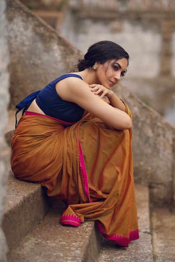 F2p2GBIXwAAlBTD?format=jpg&name=900x900