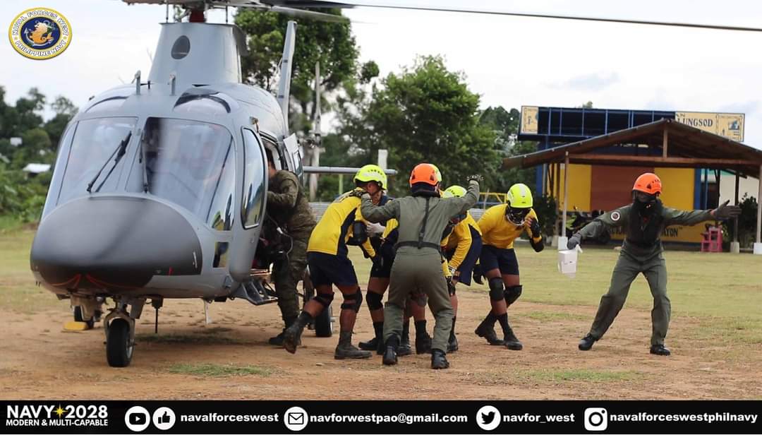 Philippine_Navy's tweet photo. LOOK | PH #Navy Amphibious Ops in support to HADR Cap-Demo highlighted in #ExercisePagsasama2023, PN reserve force seamlessly integrated
ππΈ: @NFW_PN
#InTheNavy
#LaangKawalPilipinas
#ProtectingtheSeasSecuringOurFuture
#ModernandMultiCapablePHNavy
#AFPyoucanTRUST https://t.co/lzaPBtgXNP