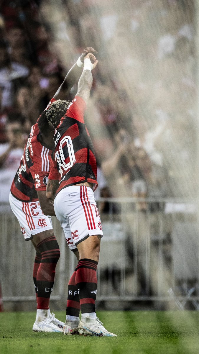 gabigol's tweet photo. FUSÃOOOOO #SeremosFelizes @Brunohenrique https://t.co/3qCV6xhEcL