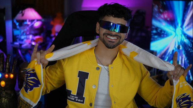 mrdaft_'s tweet photo. CALL OF DUTY SEASON 5 IS HERE!Thank you @CallofDuty &amp; @Activision for the drip! 🦁🔒 https://t.co/lAFfGtOQid