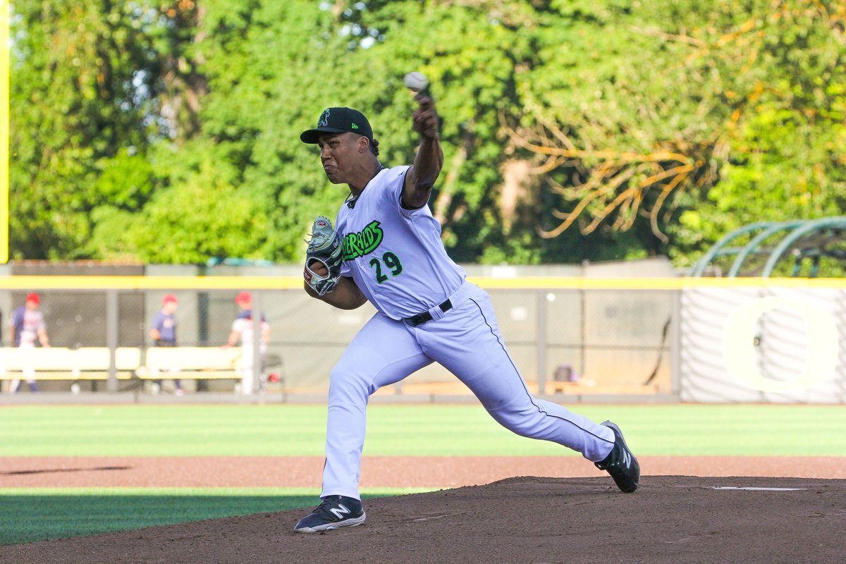 Reggie Crawford's day has come to an end in Tri-City:

2 IP 1 H 0 ER 0 BB 3 SO
BEAST 💪

#RootedHere