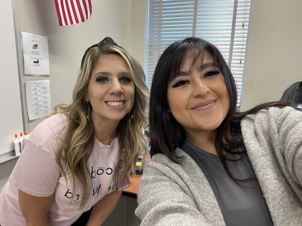 ailecescontrias's tweet photo. i canโt wait to use saxon in my first grade classroom! thank you @ecmrsdominguez and @ELARECISD ๐ค #ELARIMPACT https://t.co/aWl71AJpWp