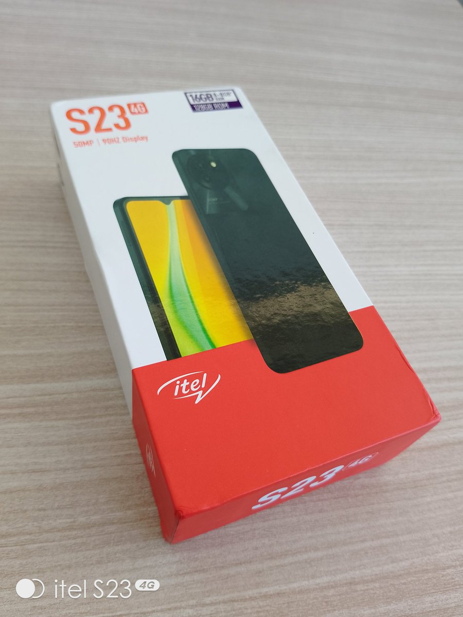Harmiawan's tweet photo. 8/128, Storage UFS ga sampe 1.5jt 😱
Range harga "pokoke duwe hp" jd punya standard baru. https://t.co/tjWDst4zWk
