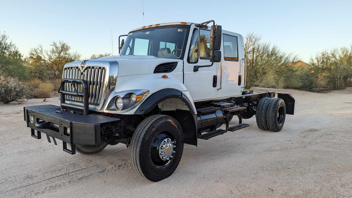 PowerCommTrucks's tweet photo. 2008 #International7300 #4x4 #CrewCab #DT466 6 speed manual trans, deep tread tires, 25k original miles. Truck is located in Scottsdale AZ. Delivery available https://t.co/vDrtRgAHDW https://t.co/uPt8vw8q0a