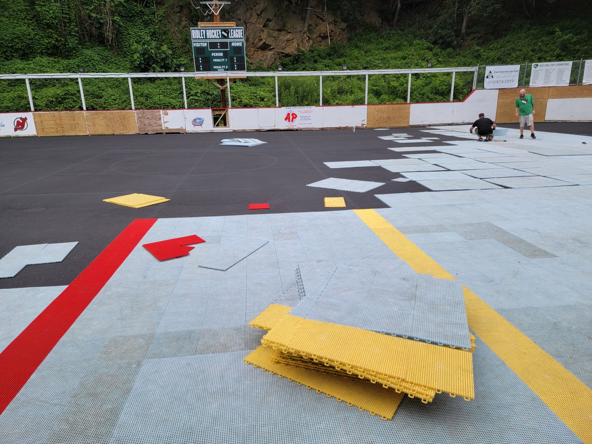 WoodlynRink's tweet photo. Progress at the rink... https://t.co/GsLC59pqnI