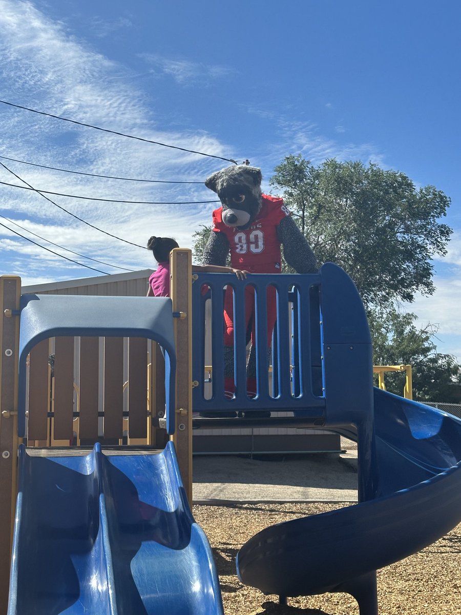 Apache Elementary School ABQ tweet media