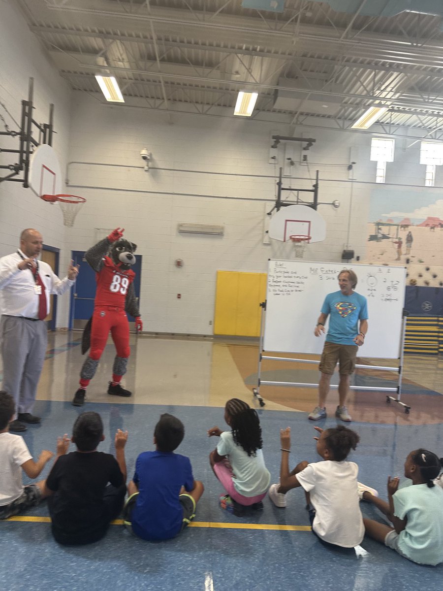 Happy First Day of School From Apache! Let’s Dance and Celebrate A New School Year. Footloose and Football. We had a few Special Guests on campus. Every One is Lobo!! ⁦<a href="/APS_Elementary/">APS Elementary Schools</a>⁩ ⁦@APSMidSchools⁩ #WeRISEUp