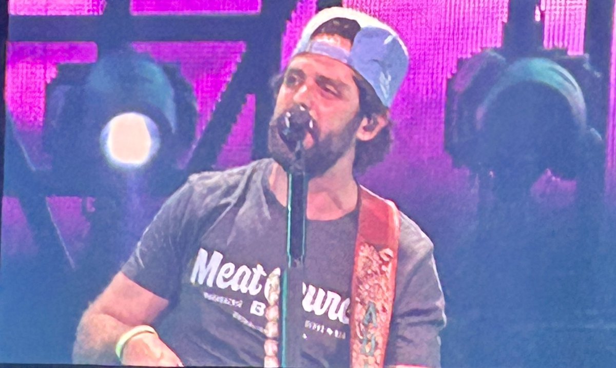 chigal17's tweet photo. I spy with my little eye @ThomasRhett in a @MeatChurch T!! @wfaaweather https://t.co/VEIhqMp11G