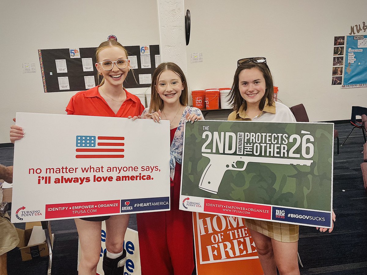 basednblessed's tweet photo. United Patriots of AZ X TPUSA Gilbert Freedom Hub 👀👀👀
These #fearlessstudentleaders are ENGAGED in the grassroots !!!
They led in the opening prayer tonight, and they lead in the FREEDOM MOVEMENT on the daily 👏
Take notes !!!! https://t.co/hhqMVXqwmG