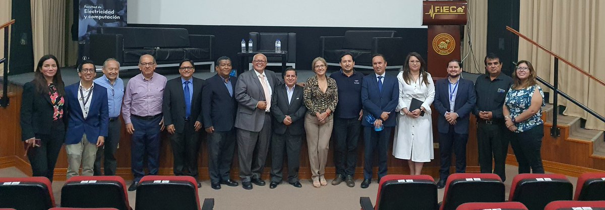 Profesores de Telecomunicaciones-ESPOL, participan en el  Conversatorio Redes Celulares en el Ecuador.