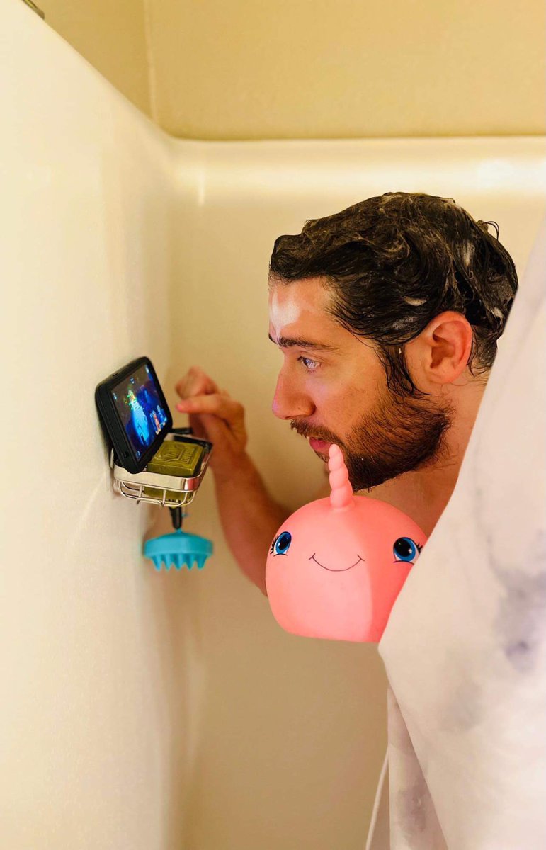 Tayored's tweet photo. Been having shower thoughts of @GuildOfGuardian for almost two years now. But with incredible new devs @Mineloader and @ChrisClayPlays rolling out the Pre-alpha demo so quickly I can now practice all my game theory ideas in real time. All while showering my narwhal! #GOGBC ❤️ it! https://t.co/CY2arPWrA0
