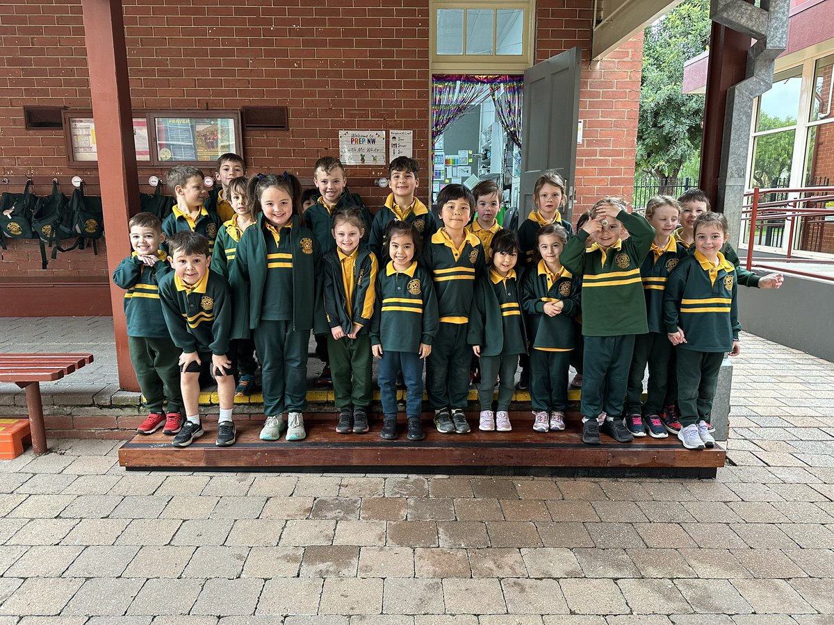 StKiliansSchool's tweet photo. Overnight PrepNW had a special gift installed- a new step. 
Daniel Bahen from BLR Provincial Construction (and Beatrix in PrepNW’s dad) saw a need and did something about it. 
We are all very grateful.  Thank you. https://t.co/V4O72s3Jz4