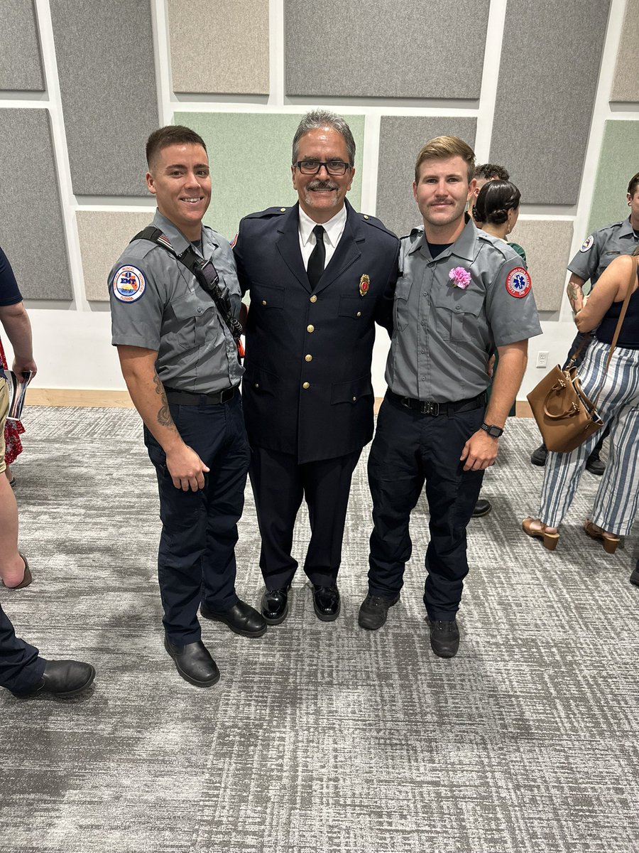 TheFireMaan's tweet photo. Congratulations to all the EMT and Paramedic Graduates!! #EFSC https://t.co/sQgGNRBjPF
