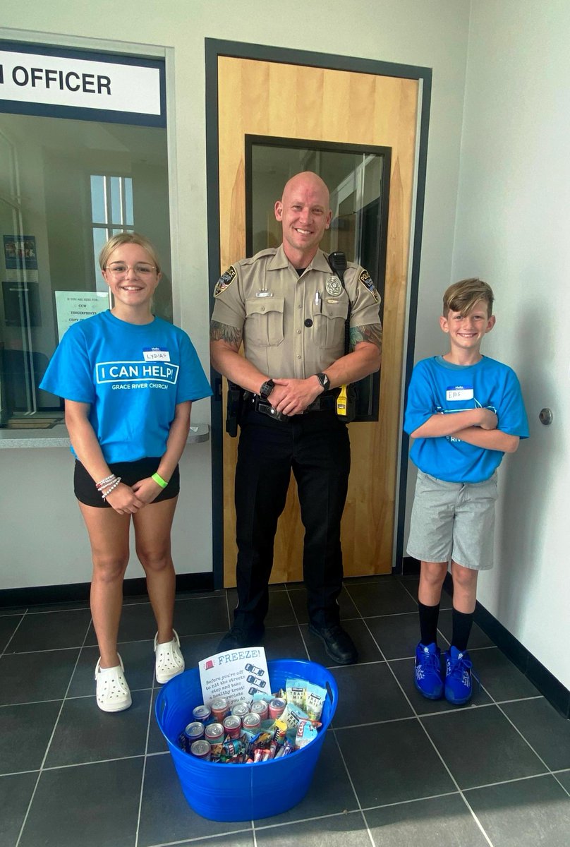 SCCMOPD's tweet photo. THANK YOU...to Grace River Church for the healthy snacks & pick-me-up drinks this past week. Sometimes the days can be long & the nights longer & we appreciate the refreshments. #SCCCommunity https://t.co/D5QFO8HzpE