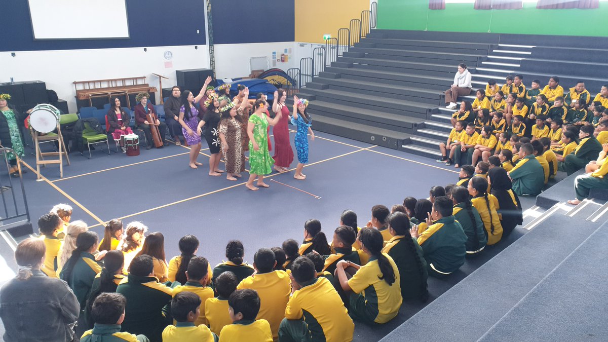 PuhinuiS's tweet photo. We had some special visitors who came in this week to share with us their lovely cultural dance in celebration of Cook Island Language week! 🌺🌺🌺 https://t.co/kxTilP1Cqh