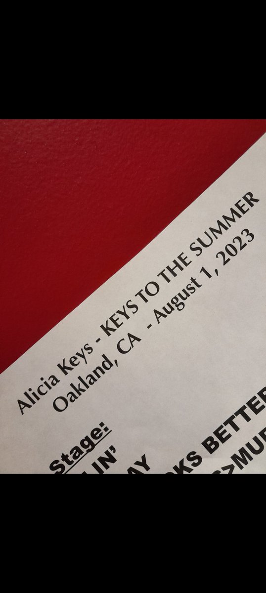 CaliVicki's tweet photo. #Keys2theSummer
#Round3
#TKO 🥊
#LastStop
#LosAngeles
.@aliciakeys 🙌🏽🙌🏽🙌🏽 https://t.co/TEMU9w2Kqm