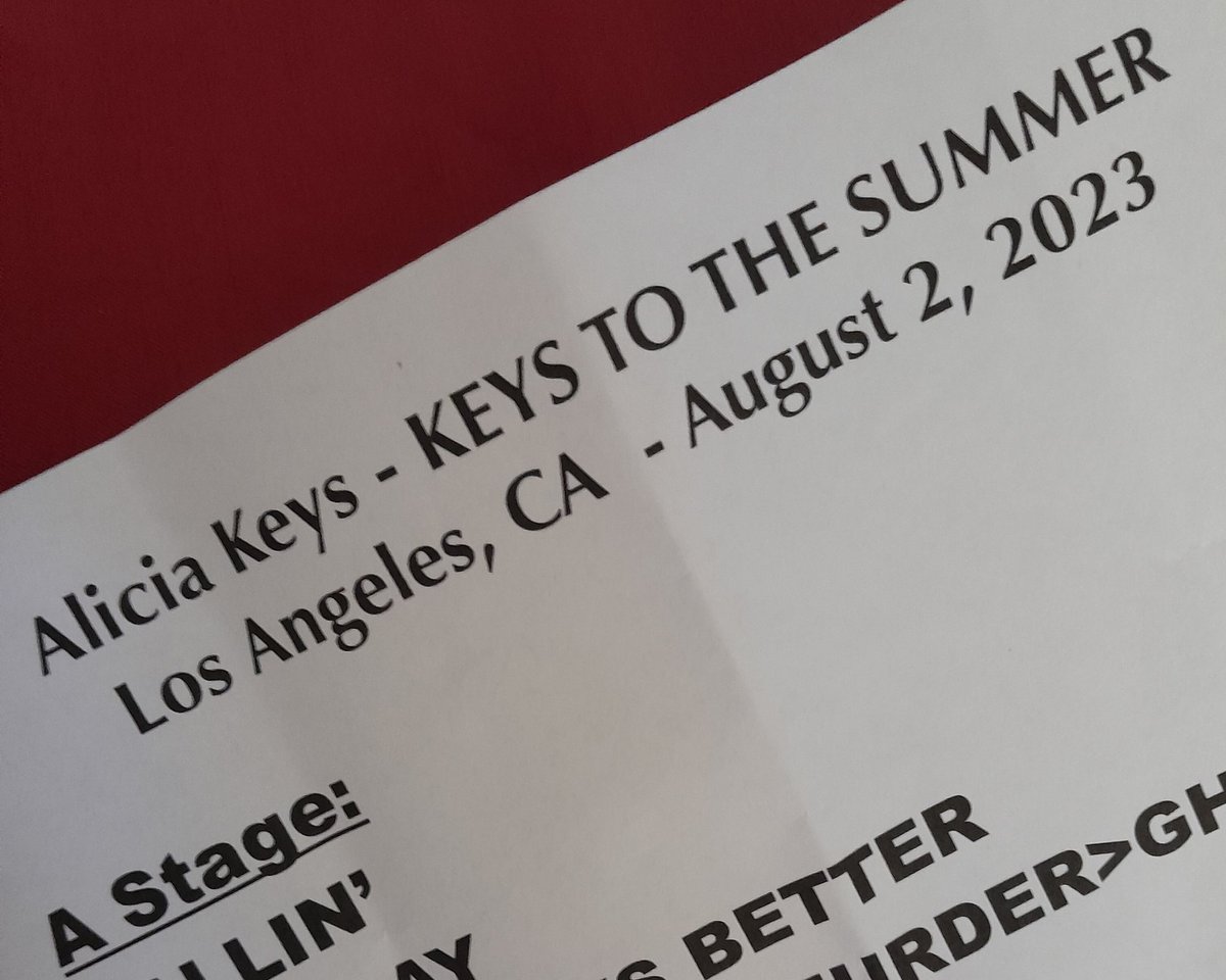 CaliVicki's tweet photo. #Keys2theSummer
#Round3
#TKO 🥊
#LastStop
#LosAngeles
.@aliciakeys 🙌🏽🙌🏽🙌🏽 https://t.co/TEMU9w2Kqm