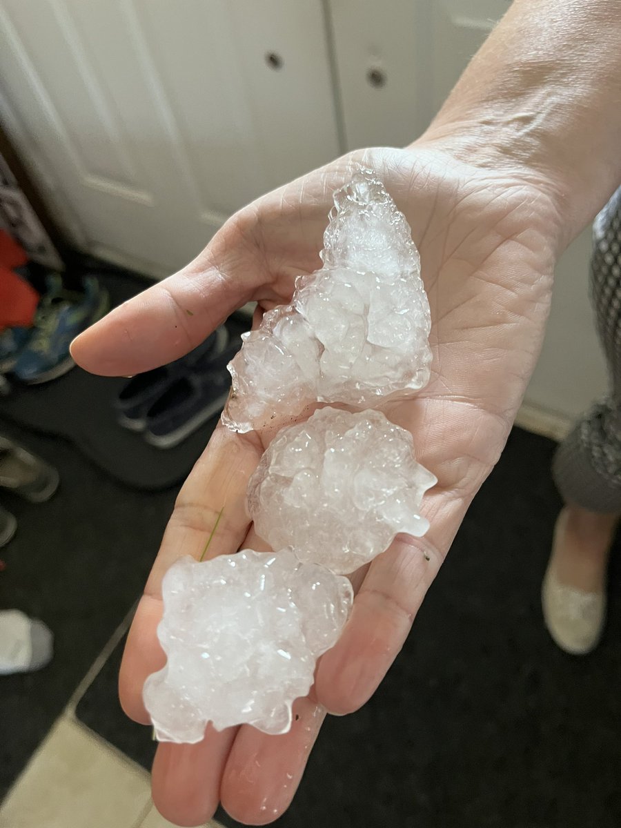 kbay15's tweet photo. #ONStorm #stittsville https://t.co/EIMnNM27Sk