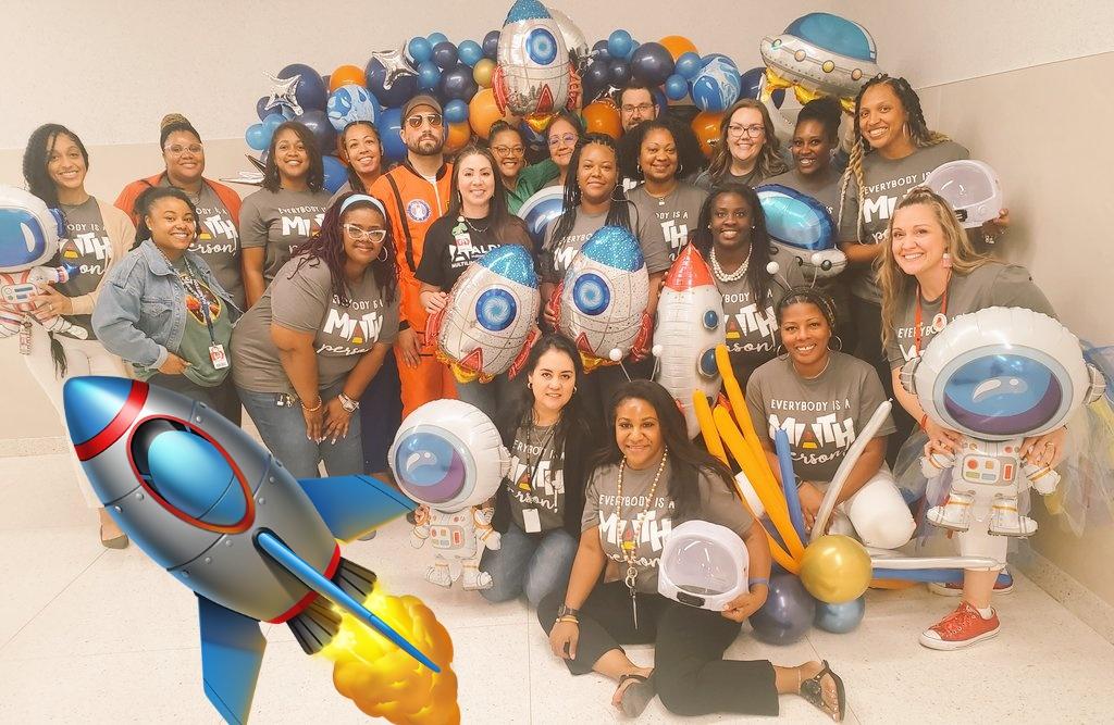 TRod_Math13's tweet image. A HUGE heart-felt 💚 thank you to our @AldineISD Middle School #MATHstronaut Team for a successful and memorable DSD experience! #AldineRising 👩‍🚀🚀 #MissionPossible #MissionMathematics  @DrFavy @SandraDoria11 @DrCrystalWatson @terridosborne